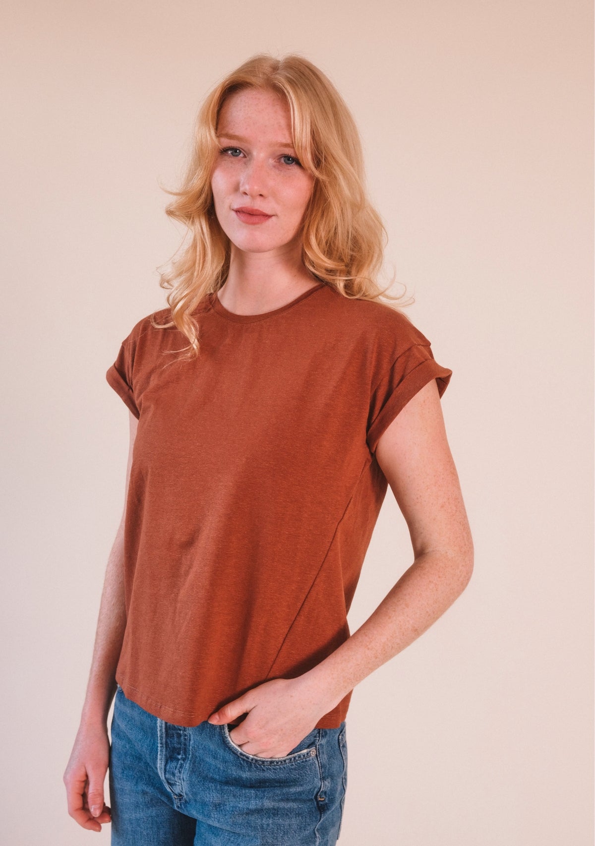 Women's Hemp Tee in the rich color Pecan is made from a blend of Hemp and Organic Cotton Jersey sizex XS-3X Made in America Sustainable Women's Tee