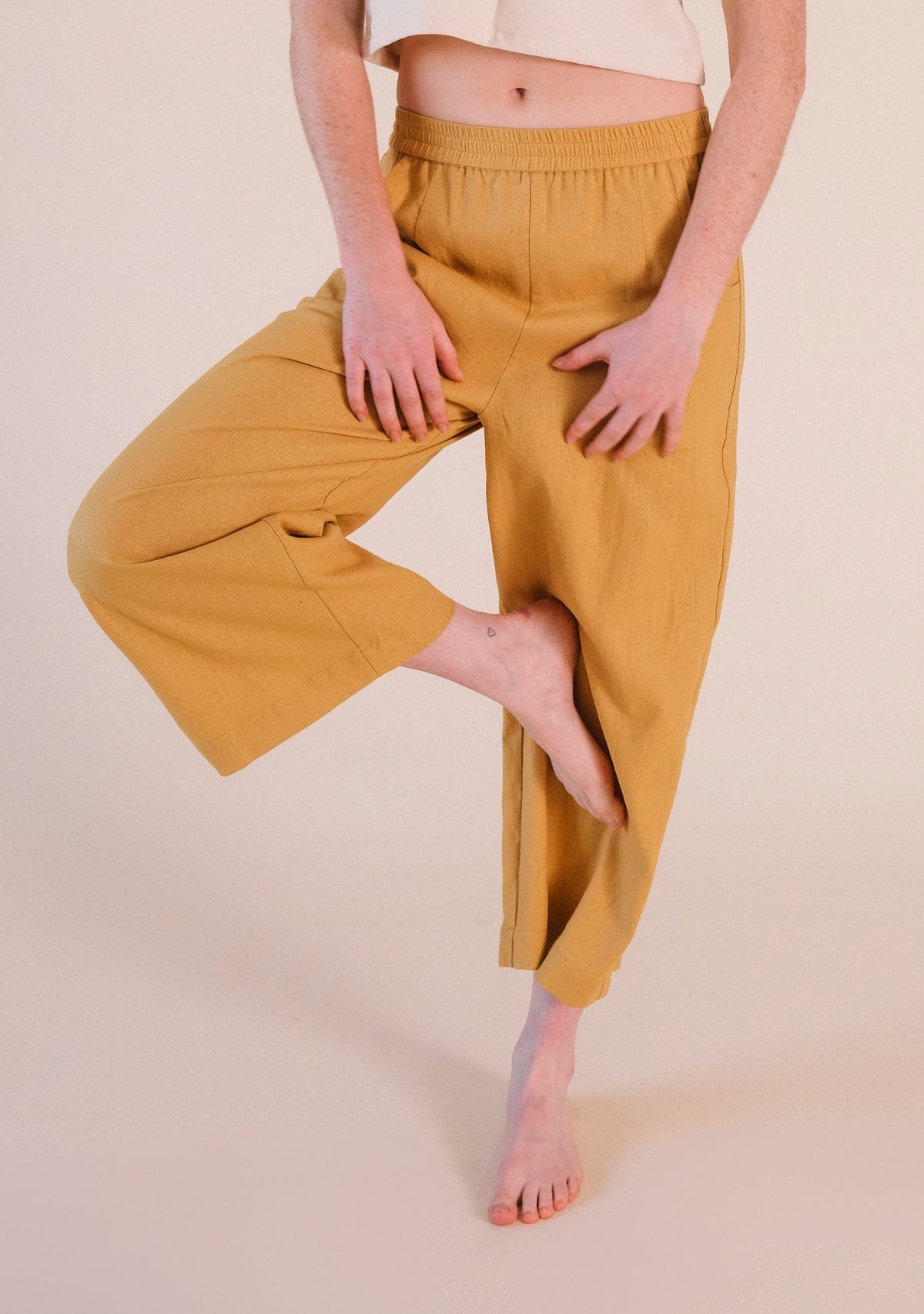 women's size-inclusive wide leg cropped linen pant in color gold size XS-3X 